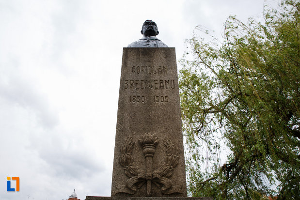 partea-de-sus-de-la-monumentul-lui-coriolan-brediceanu-din-lugoj-judetul-timis.jpg