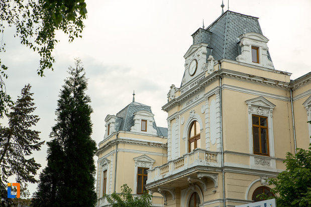partea-de-sus-de-la-muzeul-judeean-olt-din-slatina.jpg