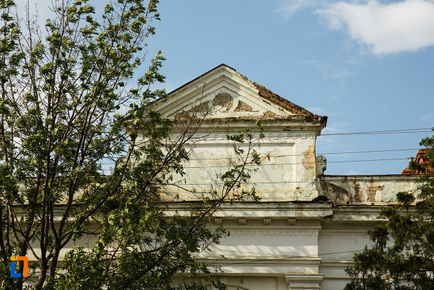 partea-de-sus-de-la-scoala-din-odobesti-judetul-vrancea.jpg