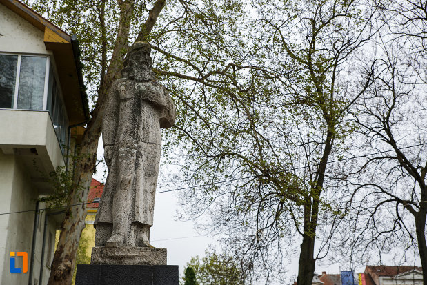 partea-de-sus-de-la-statuia-lui-eftimie-murgu-din-lugoj-judetul-timis.jpg