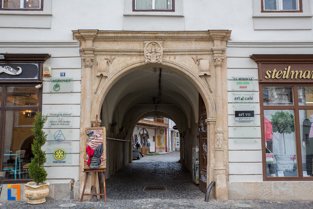 pasajul-din-casa-weidner-reussner-czekerius-din-sibiu-judetul-sibiu.jpg