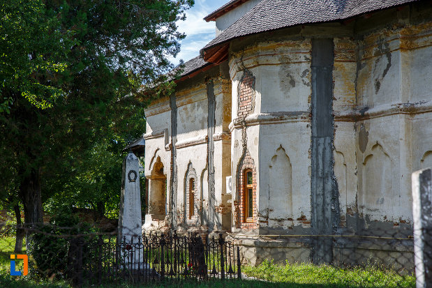 perete-lateral-de-la-biserica-galbena-sf-dimitrie-sf-nicolae-1761-din-urlati-judetul-prahova.jpg
