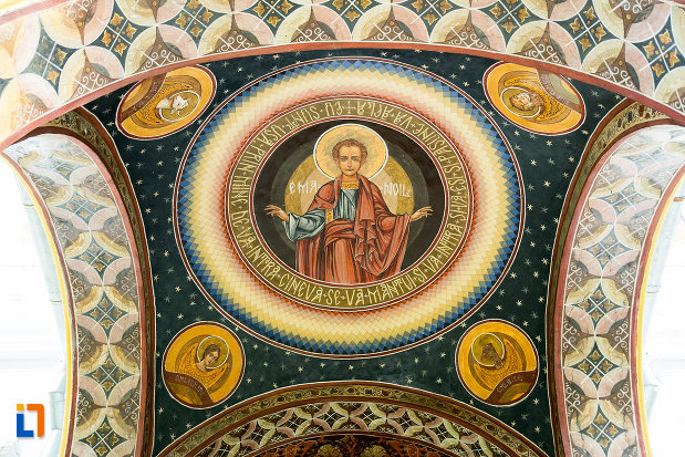personaj-biblic-din-biserica-sf-apostoli-si-sf-gheorghe-din-caracal-judetul-olt.jpg
