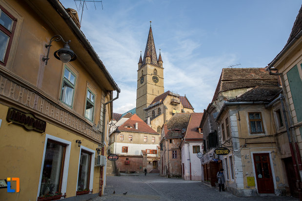 piata-centrala-cu-catedrala-evanghelica-sf-maria-din-sibiu-judetul-sibiu.jpg