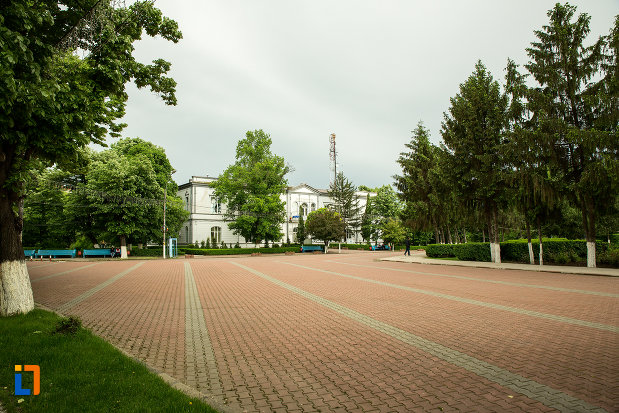 piata-centrala-cu-primaria-din-corabia-judetul-olt.jpg