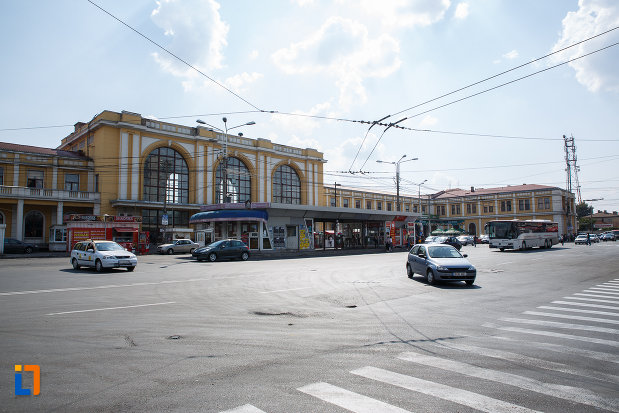 piata-cu-gara-de-sud-din-ploiesti-judetul-prahova.jpg