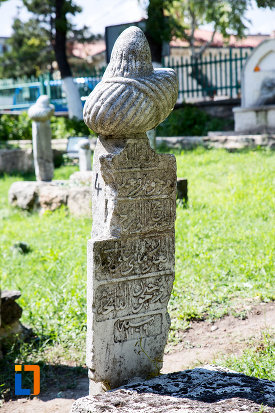 piatra-funerara-de-la-moscheea-esmahan-sultan-din-mangalia-judetul-constanta.jpg