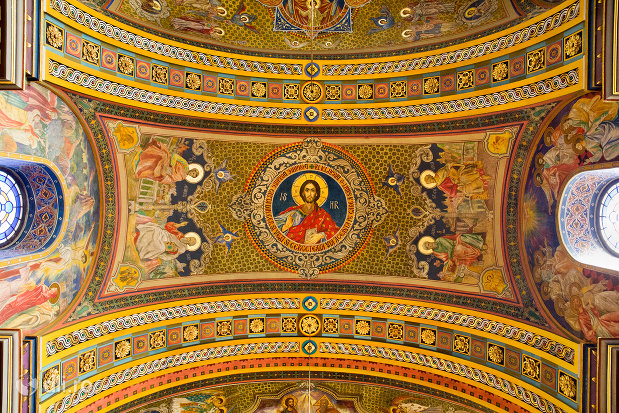 pictura-pe-bolta-catedrala-ortodoxa-adormirea-maicii-domnului-biserica-cu-luna-din-oradea-judetul-bihor.jpg