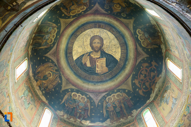 pictura-pe-cupola-biserica-sf-apostoli-si-sf-gheorghe-din-caracal-judetul-olt.jpg