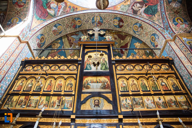 picturi-cu-sfinti-biserica-ortodaxa-sf-gheorghe-din-mangalia-judetul-constanta.jpg
