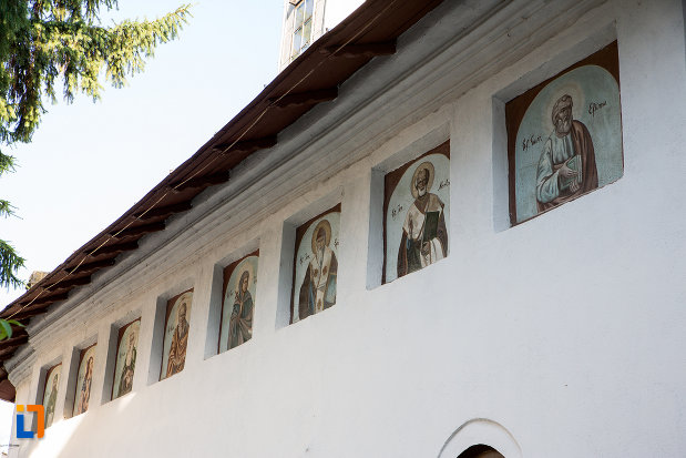 picturi-cu-sfinti-biserica-sf-ilie-din-gaesti-judetul-dambovita.jpg