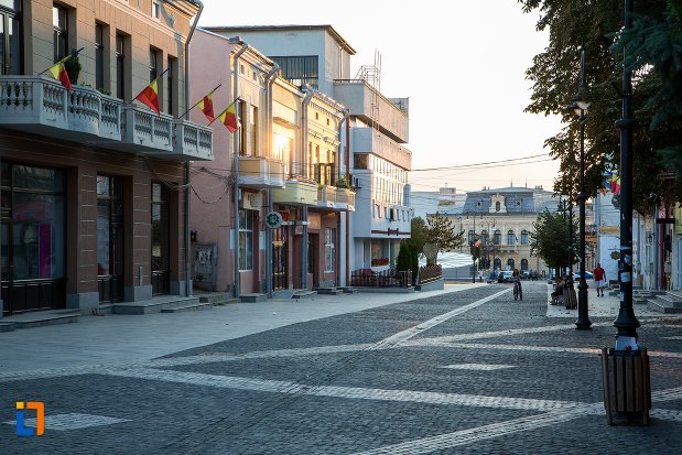 pietonala-din-vechiul-centru-comercial-din-botosani-judetul-botosani.jpg