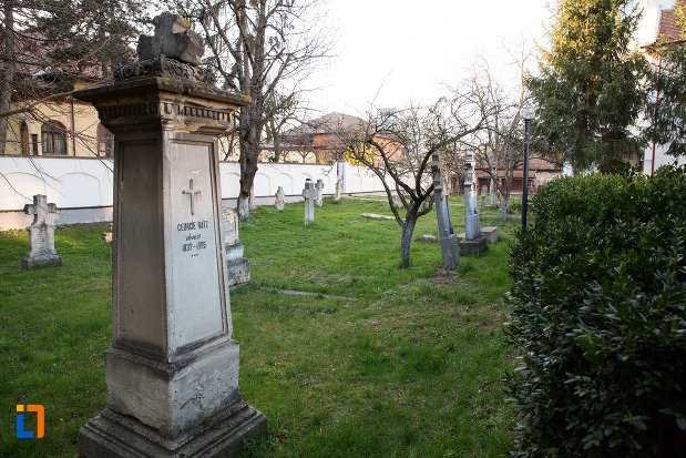 pietre-funerare-din-cimitirul-bisericii-grecesti-bunavestire-din-alba-iulia-judetul-alba.jpg