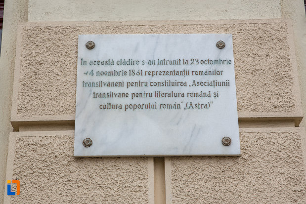 placa-comemorativa-de-la-facultatea-de-teologie-ortodoxa-andrei-saguna-din-sibiu-judetul-sibiu.jpg