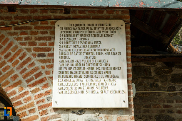 placa-de-marmura-de-la-manastirea-cornetu-din-calinesti-judetul-valcea.jpg