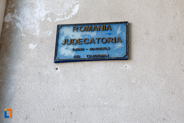 placa-insciptionata-de-la-tribunalul-azi-judecatoria-din-turnu-magurele-judetul-teleorman.jpg