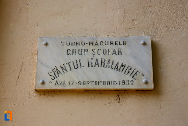 placa-inscritionata-de-la-liceul-sf-haralambie-din-turnu-magurele-judetul-teleorman.jpg