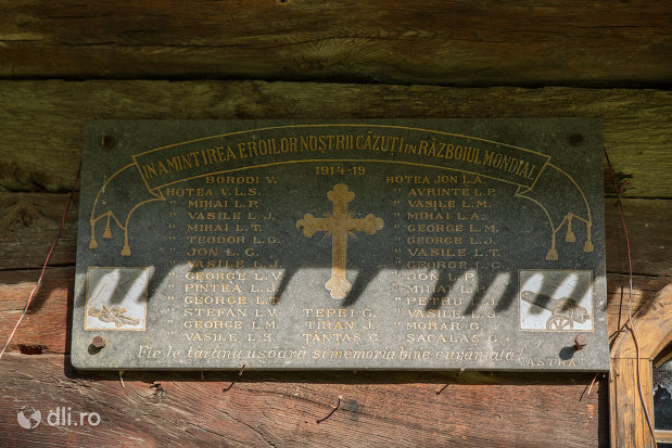 placuta-comemorativa-de-la-biserica-de-lemn-din-hoteni-judetul-maramures.jpg