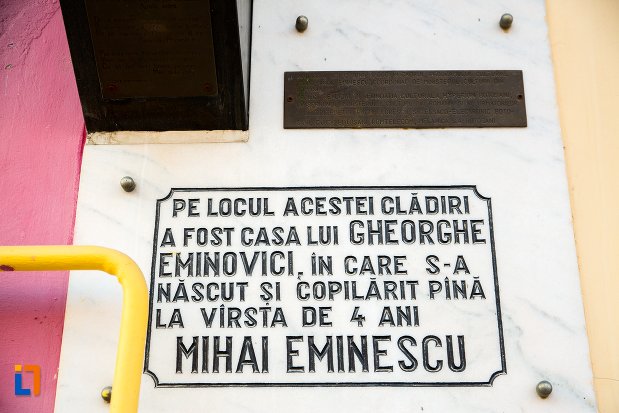 placuta-comemorativa-de-la-casa-lui-gheorghe-eminovici-casa-natala-a-lui-mihai-eminescu-din-botosani-judetul-botosani.jpg