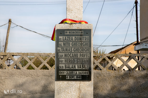 placuta-comemorativa-monumentul-eroilor-cazuti-la-datorie-4-septembrie-1940-din-diosig-judetul-bihor.jpg