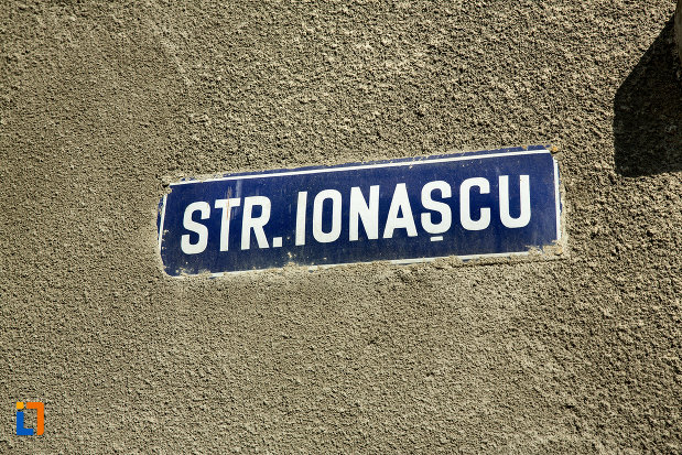 placuta-cu-ansamblul-urban-str-ionascu-din-slatina-judetul-olt.jpg