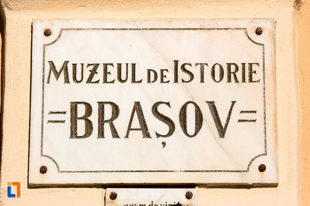 placuta-cu-muzeul-judetean-de-istoria-din-brasov-judetul-brasov.jpg