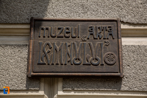 placuta-de-la-muzeul-arta-lemnului-din-campulung-moldovenesc-judetul-suceava.jpg