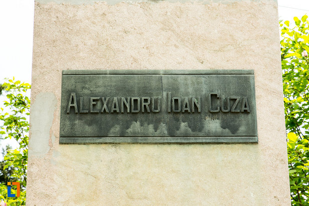 placuta-de-la-statuia-lui-alexandru-ioan-cuza-din-craiova-judetul-dolj.jpg