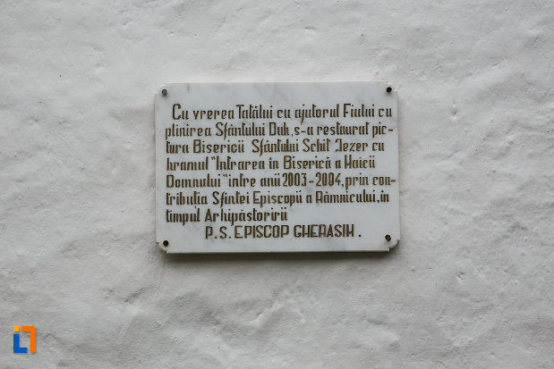 placuta-de-marmura-cu-mesaj-religios-scitul-iezer-din-cheia-judetul-valcea.jpg