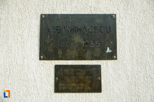placuta-de-pe-bustul-lui-gib-i-mihaescu-din-dragasani-judetul-valcea.jpg