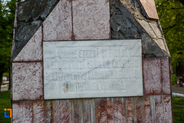 placuta-de-pe-monumentul-eroilor-din-sebes-judetul-alba.jpg