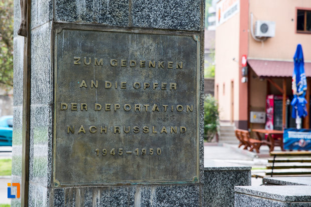 placuta-de-pe-monumentul-victimelor-deportarii-in-rusia-din-resita-judetul-caras-severin.jpg