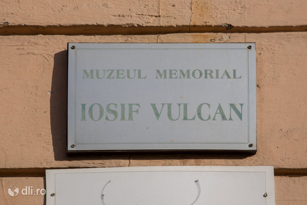 placuta-informativa-cu-muzeul-memorial-josif-vulcan-din-oradea-judetul-bihor.jpg