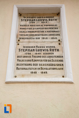 placuta-informativa-de-la-casa-natala-a-lui-stephan-ludwig-roth-1796-din-medias-judetul-sibiu.jpg