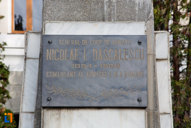 placuta-inscriptionata-de-pe-bustul-lui-nicolae-i-dascalescu-din-cluj-napoca-judetul-cluj.jpg