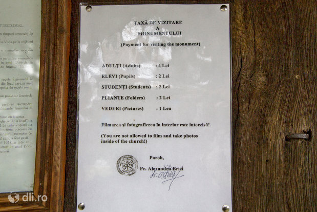 placute-informative-de-la-biserica-de-lemn-din-ieud-judetul-maramures.jpg