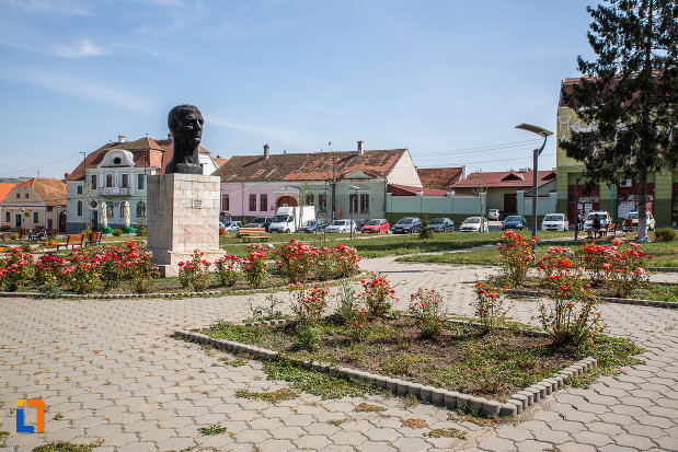 platou-cu-bustul-lui-cornel-medrea-din-miercurea-sibiului-judetul-sibiu.jpg