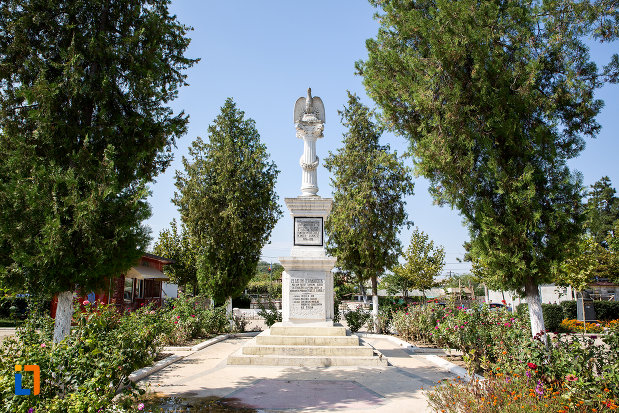 platou-cu-monumentul-eroilor-din-cernavoda-judetul-constanta.jpg
