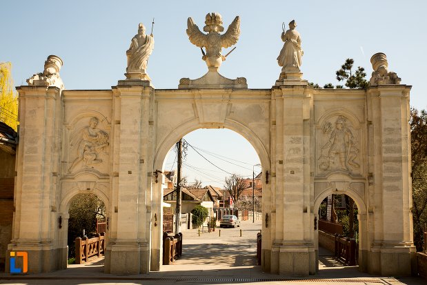 poarta-a-i-a-a-cetatii-din-alba-iulia-judetul-alba-vazuta-din-spate.jpg