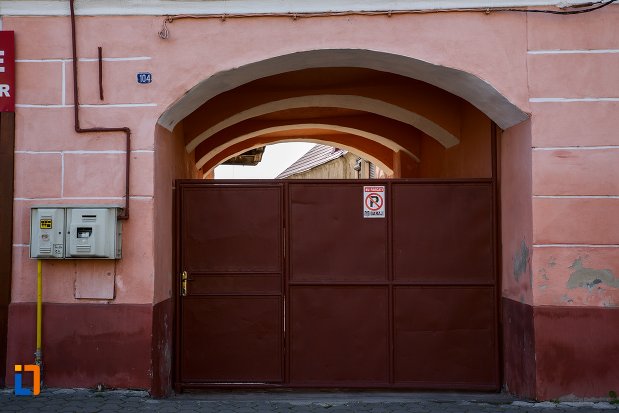 poarta-de-la-casa-din-rupea-judetul-brasov.jpg