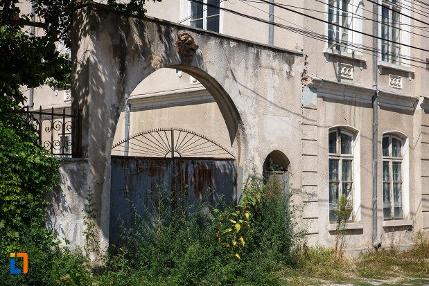 poarta-de-la-casa-lichiardopol-1870-din-tulcea-judetul-tulcea.jpg