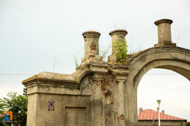 poarta-hanului-turcesc-din-galati-judetul-galati-monument-istoric.jpg