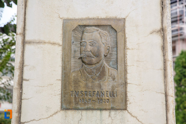 portretul-lui-tv-stefanelli-bustul-lui-mihai-eminescu-din-suceava-judetul-suceava.jpg
