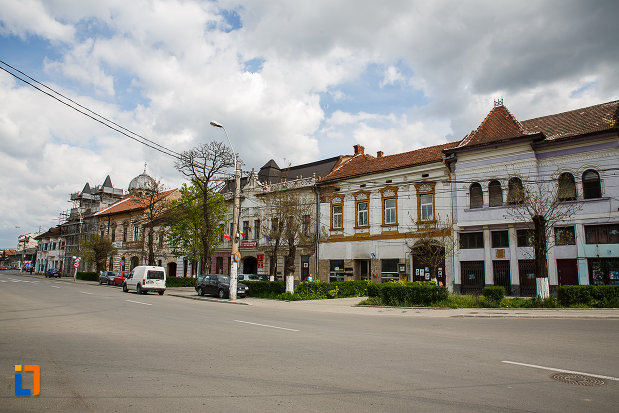 poza-cu-ansamblul-urban-piata-libertatii-din-hunedoara-judetul-hunedoara.jpg