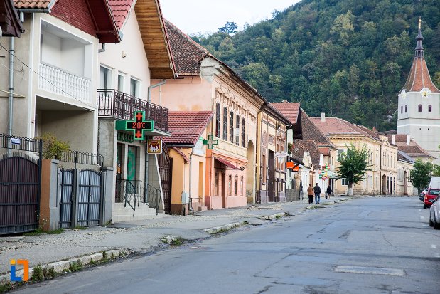 poza-cu-ansamlul-str-republicii-din-rasnov-judetul-brasov.jpg