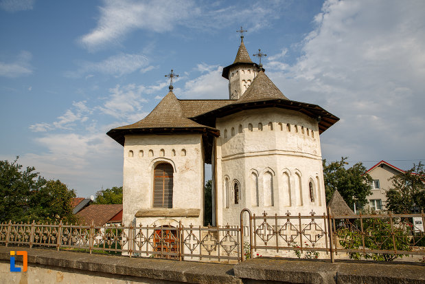 poza-cu-biserica-nasterea-sf-ioan-botezatorul-din-suceava-judetul-suceava.jpg