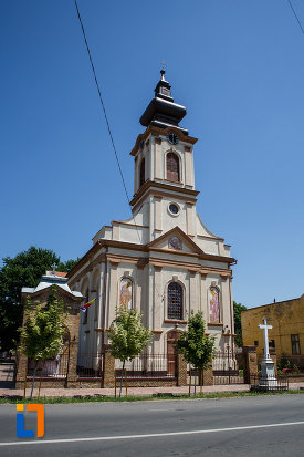 poza-cu-biserica-ortodoxa-nasterea-maicii-domnului-din-sannicolau-mare-judetul-timis.jpg