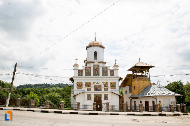 poza-cu-biserica-sf-nicolae-din-fieni-judetul-dambovita.jpg