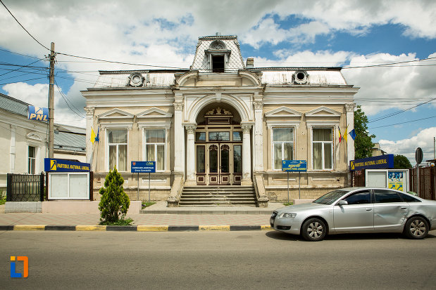 poza-cu-casa-elena-chicos-din-tecuci-judetul-galati.jpg