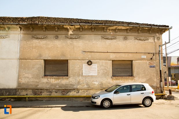 poza-cu-casa-rubin-patitia-si-zaharia-muntean-din-alba-iulia-judetul-alba.jpg